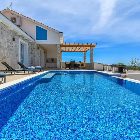 Provansa Вилла Ражань